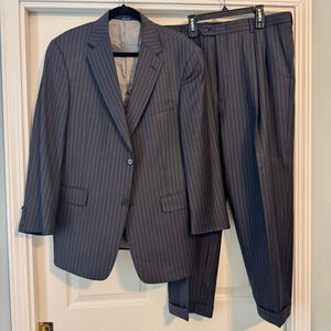 Hart Schaffner Marx Suit Size 42R Gray Pinstripe Pleated Front Cuffed